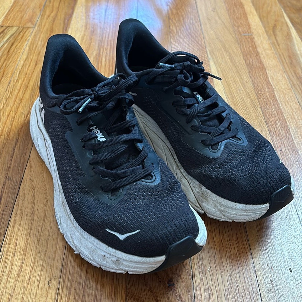 Hoka Arahi 7
